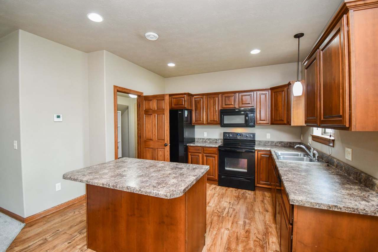 Everything You Need, All in One Place – Modern Townhome for Rent!