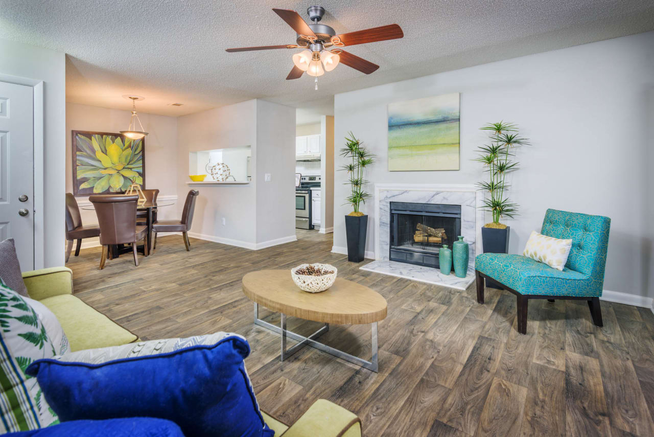 The Pointe at Irving Park