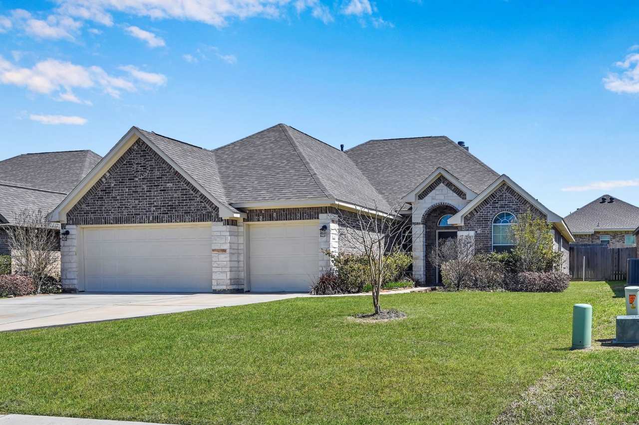 One story, and a 3-car garage!