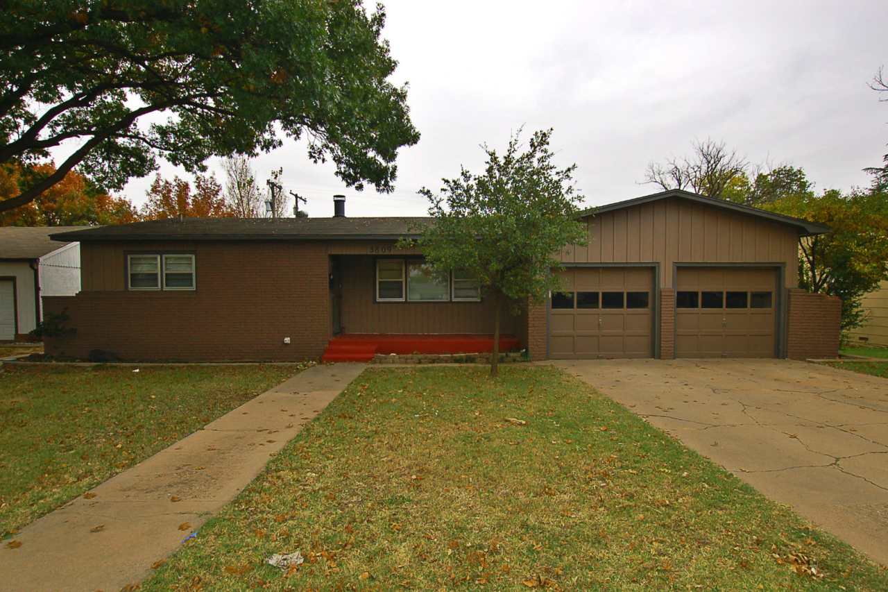 Cozy  Convenient 3-Bedroom Home in Lubbock, TX