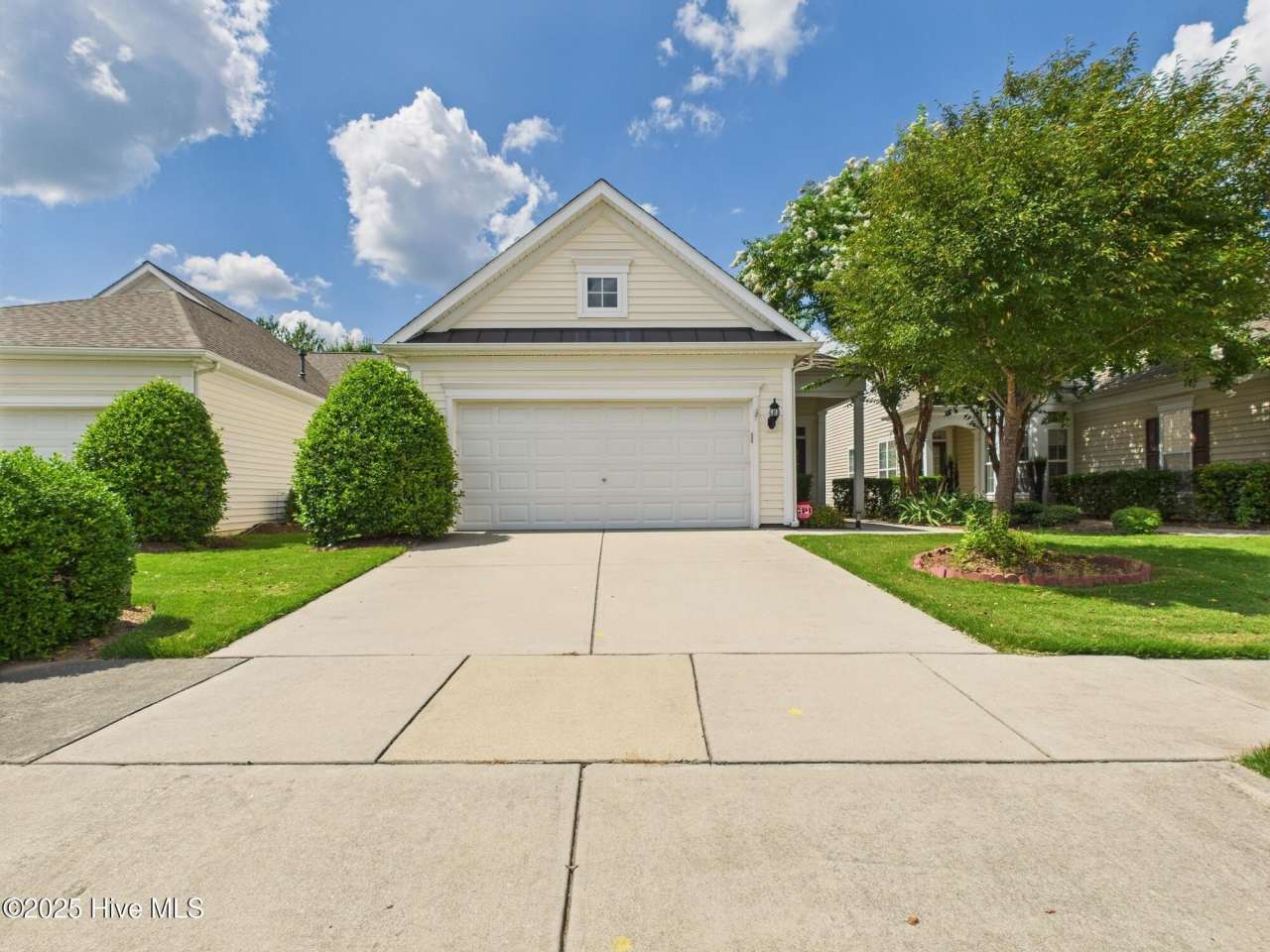 418 Easton Grey Loop