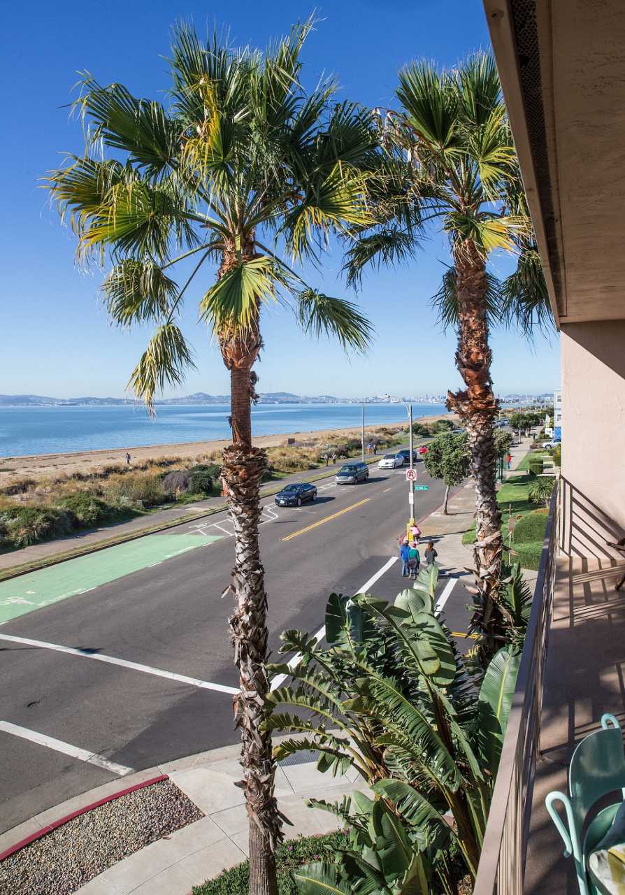 1901 Shoreline Apartments