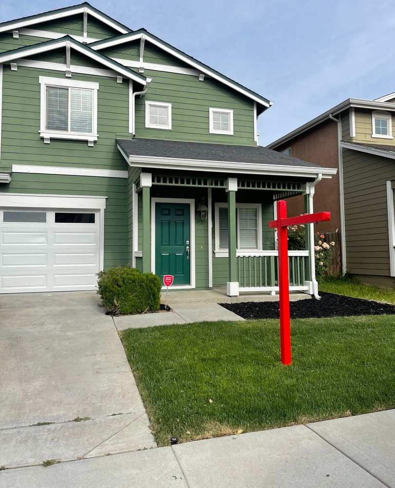 Beautiful 4 Bedroom 3 Bathroom with a pool