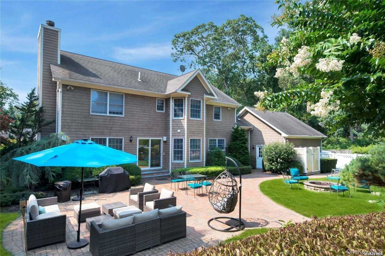 1460 Hillcrest Drive