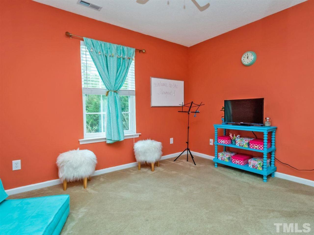 Room in 3 Bedroom Home at Spindlewood Ct