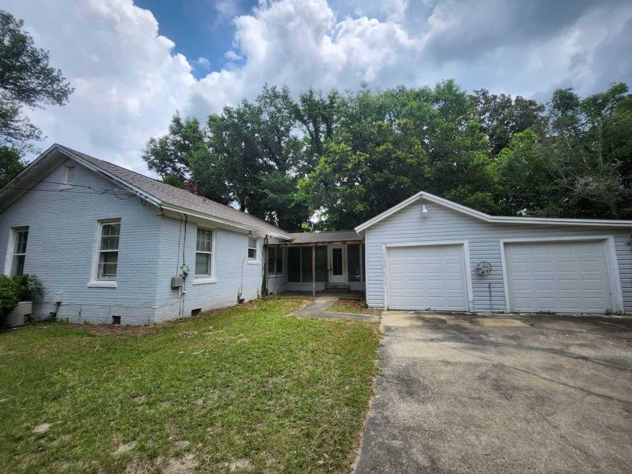 MOVE IN SPECIAL: HALF OFF first full month of rent!!!