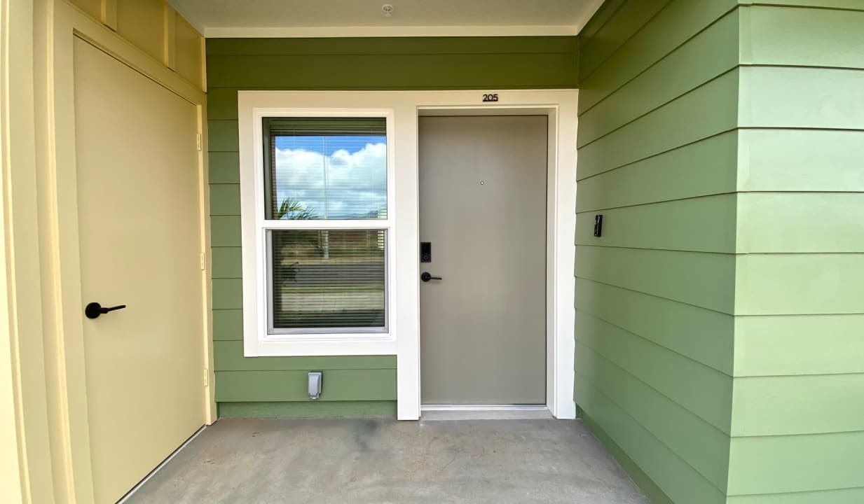 AVAILABLE Soon !!! BRAND NEW STUDIO IN HO'OPILI!