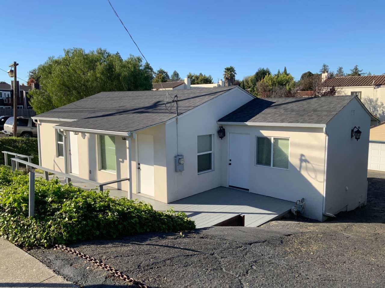 Beautifully remodeled 3 bedroom 2 bath Pinole home