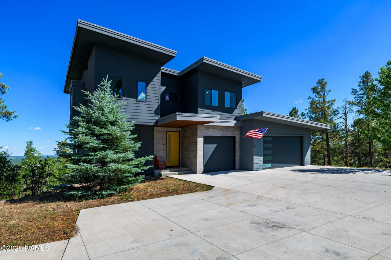 1556 W Lower Coconino Avenue