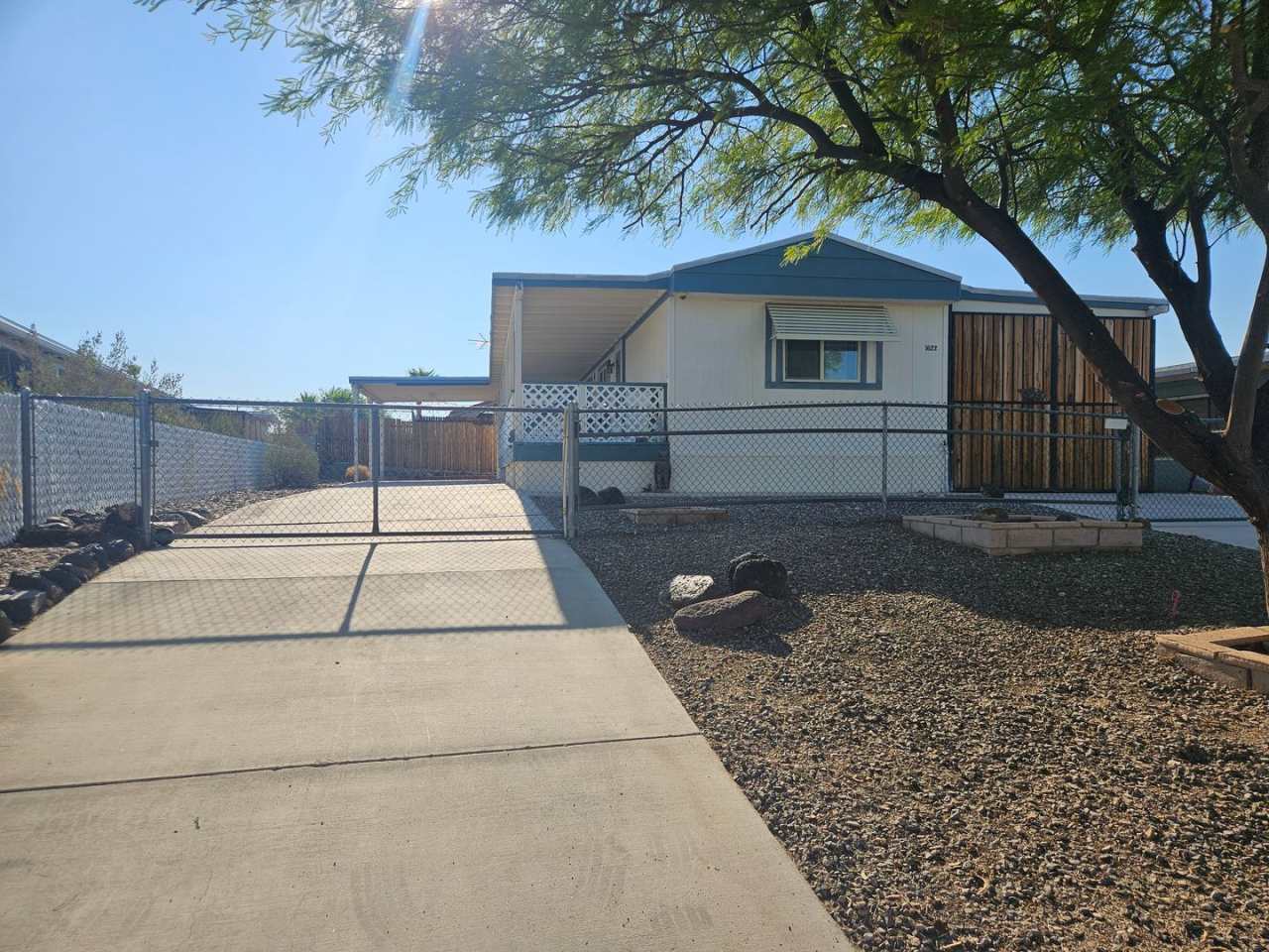 2 bed/2 bath Manufactured Home in Desirable Holiday Shores Bullhead City