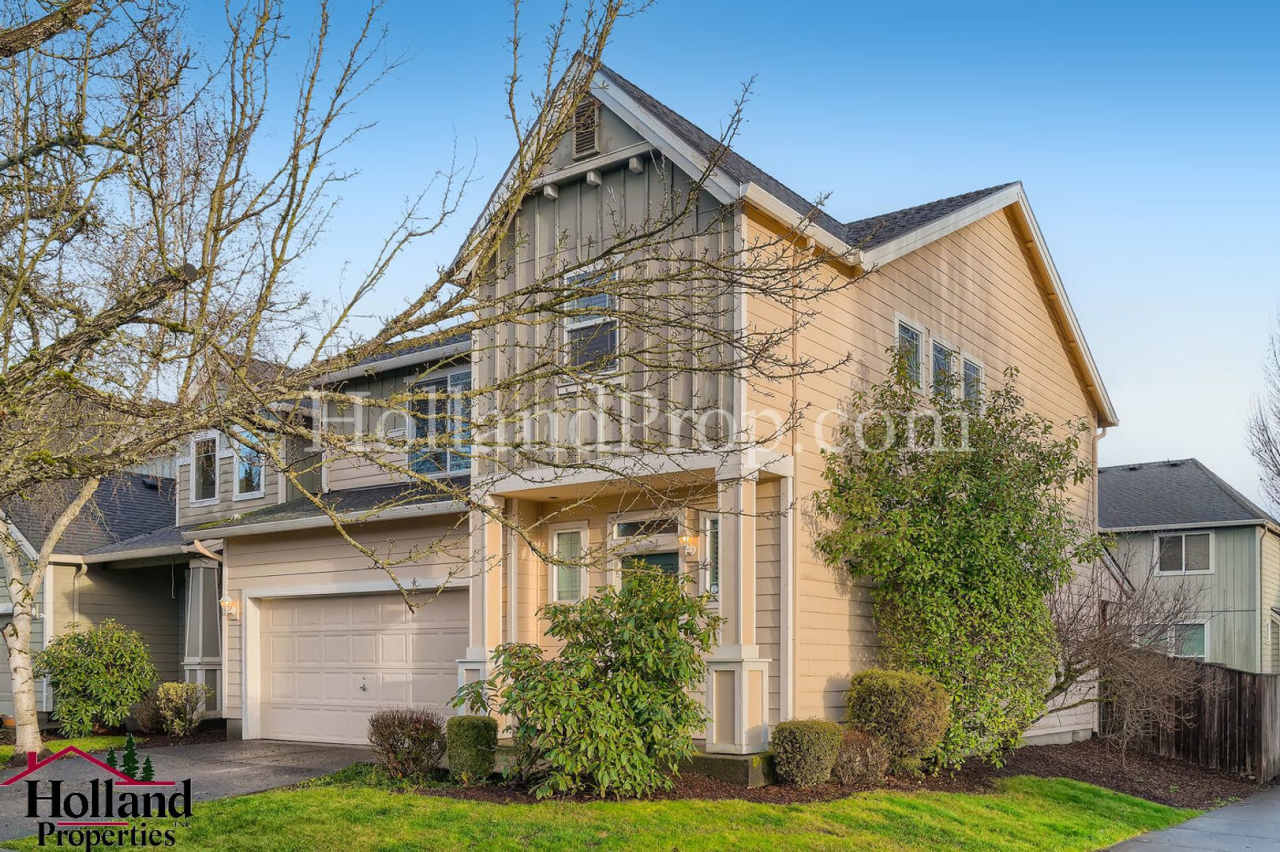 Beautiful Hillsboro Home in Great Location with a Fenced Yard!