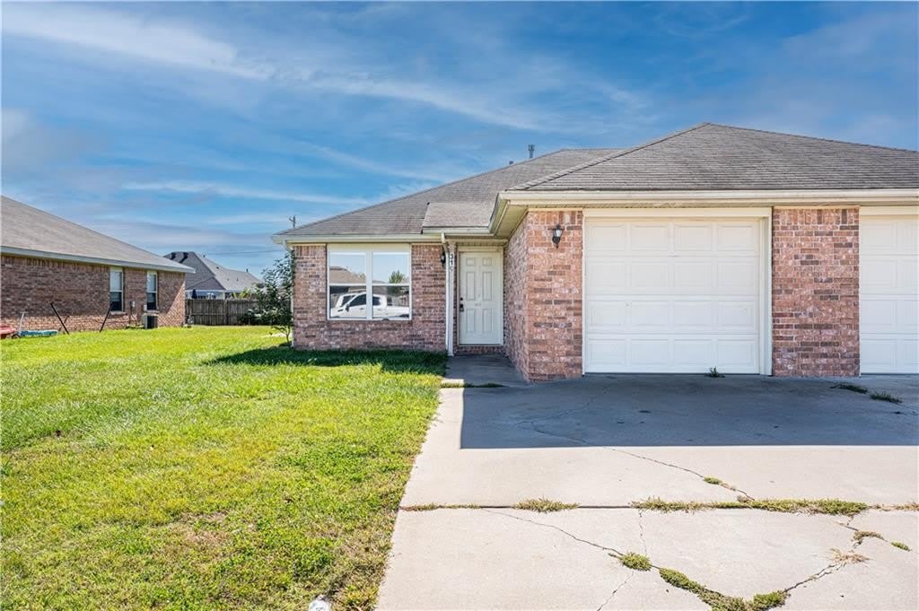 405  E Southern Trace  ST