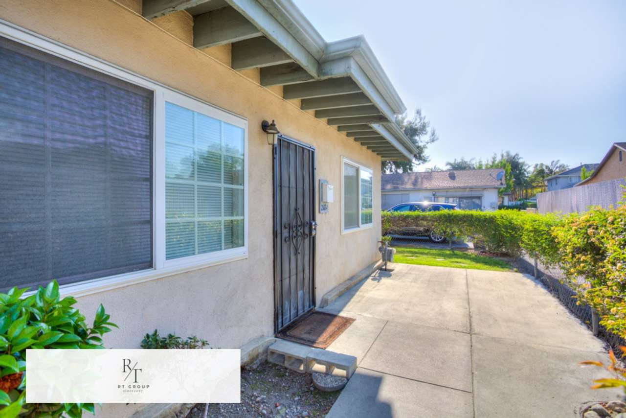 Charming Azusa 2 Bedroom 1 Bathroom Apartment with Modern Upgrades