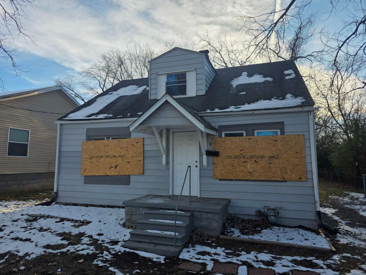 LIMITED TIME**NO APPLICATION FEE**1/2 OFF DEPOSIT**