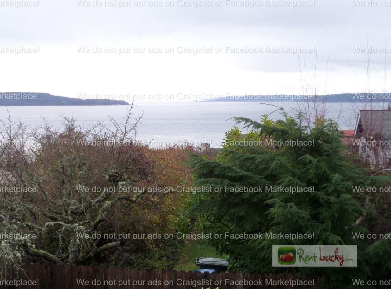 INCREDIBLE VIEWS!! Large 2-Bedroom + Den Duplex with 3-Car Garage in Fantastic Federal Way Neighborhood!!