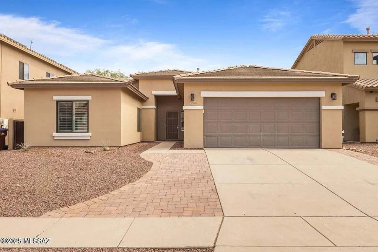 Spacious 3BR House in Sahuarita with Pool!