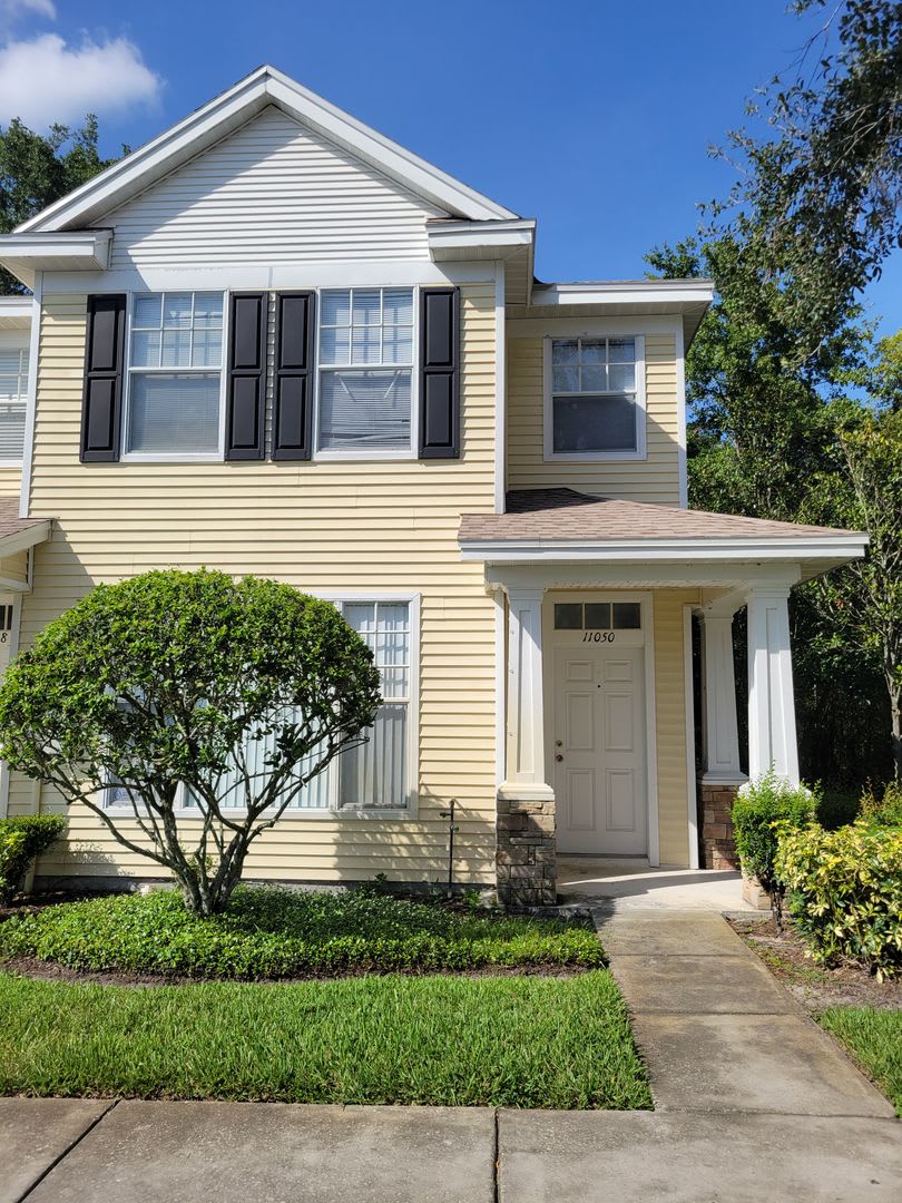 Townhomes Of Lakeview Village