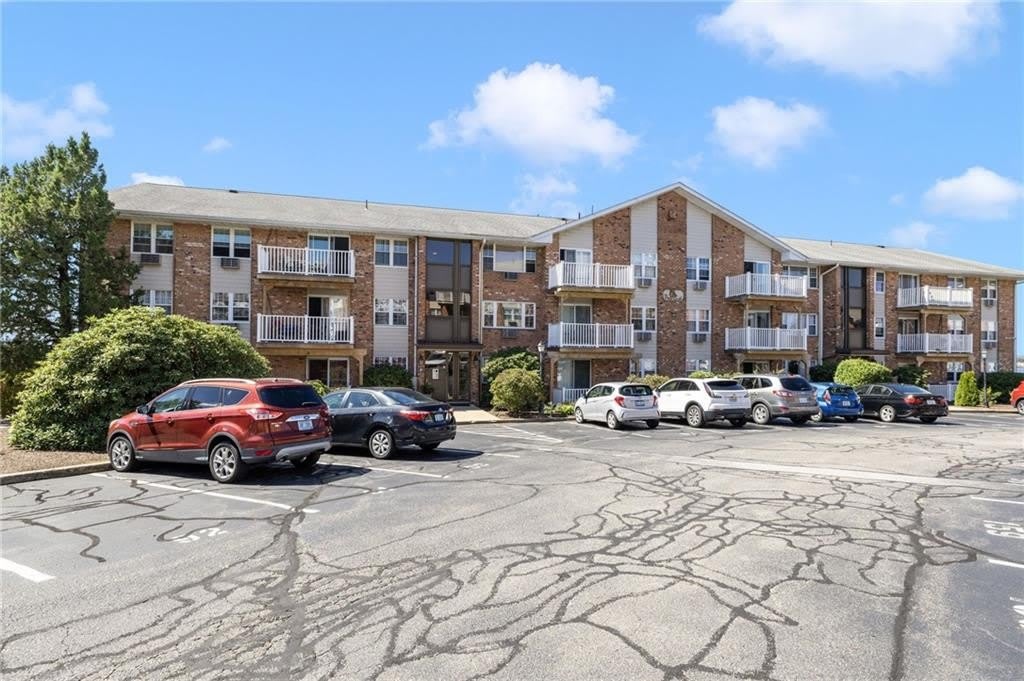 37 Bullocks Point Avenue