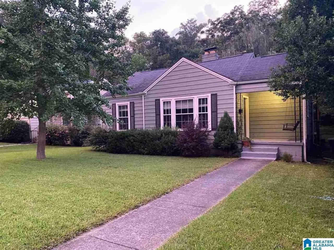 Comfortable Crestwood Cottage