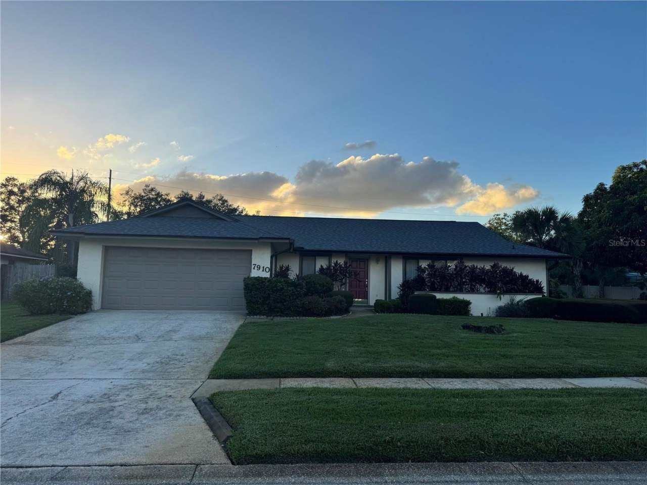 7910 GLEN ABBEY CIRCLE