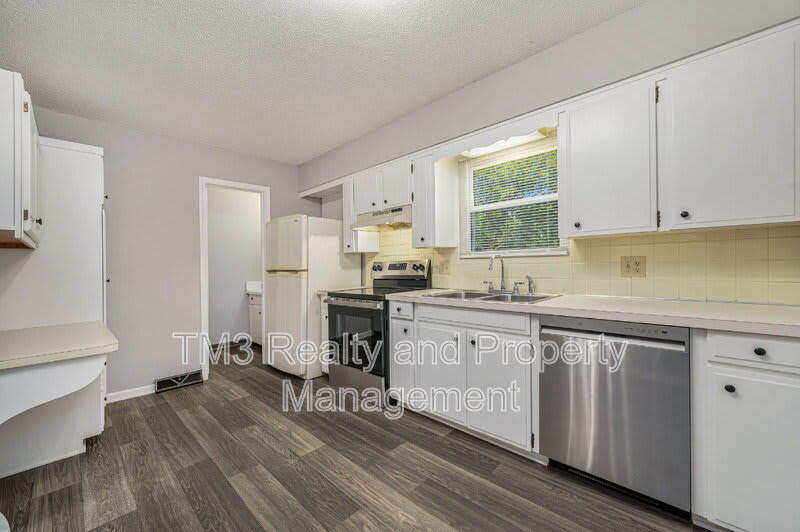 3731 Northeast Colonial Drive