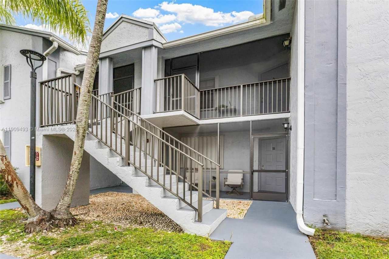 1211 S Independence Dr