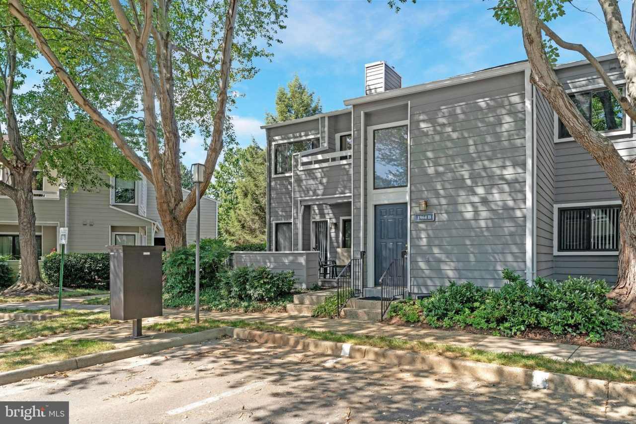 1964-B VILLARIDGE Drive