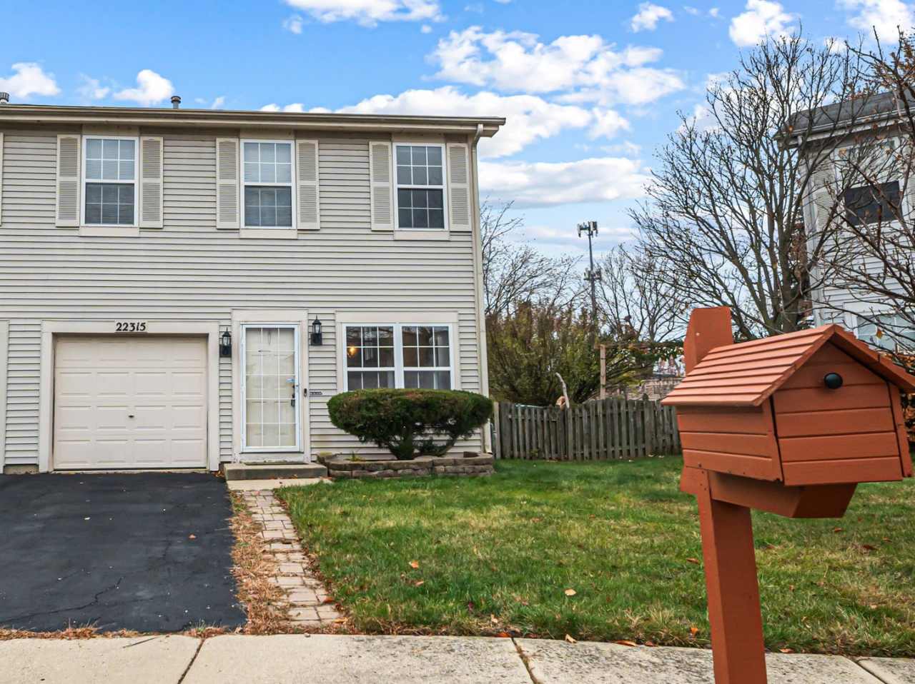 22315 W Niagara Court