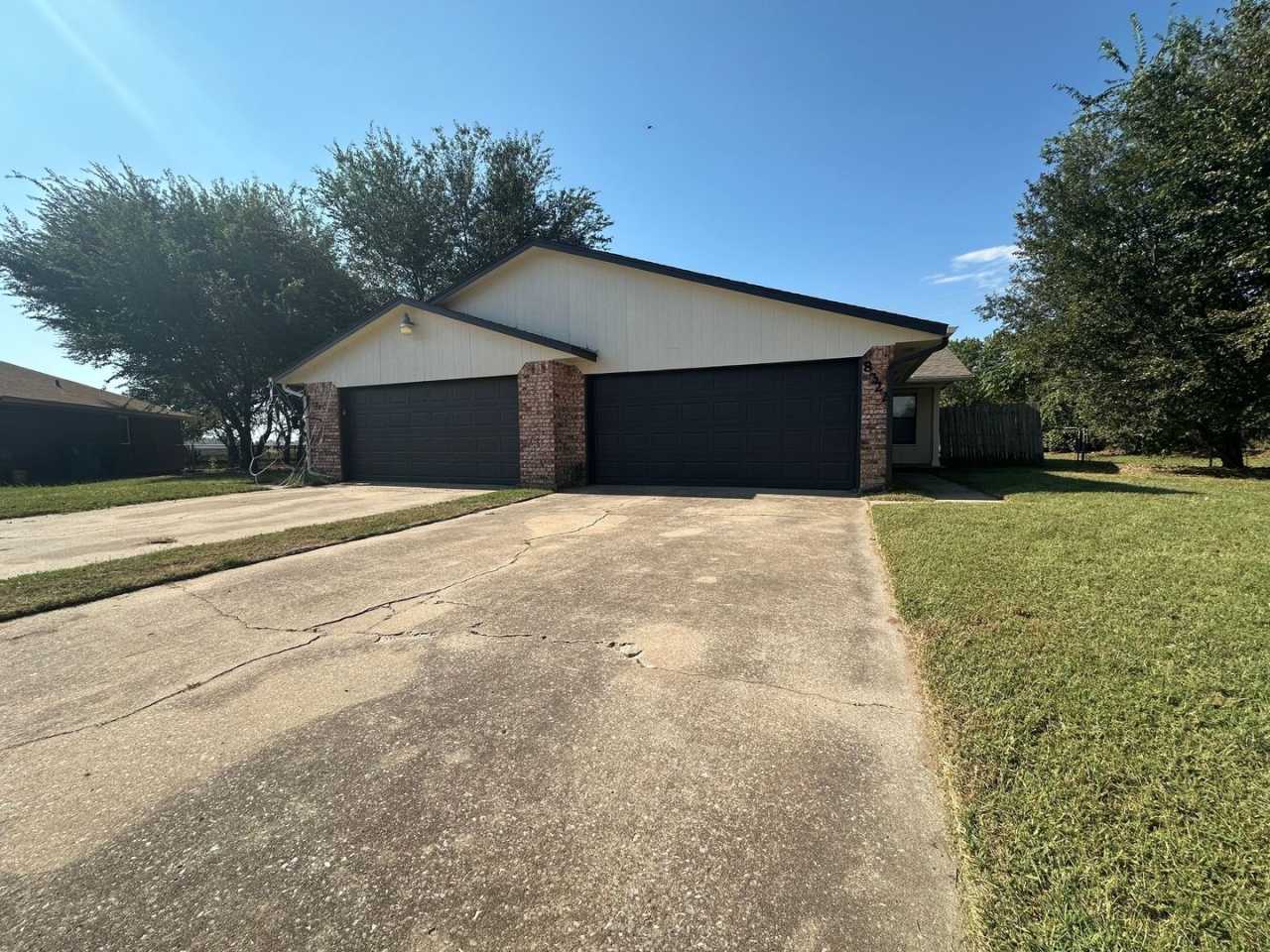 2 Bed 2 Bath Duplex in Oklahoma City (See Contact Info Below)