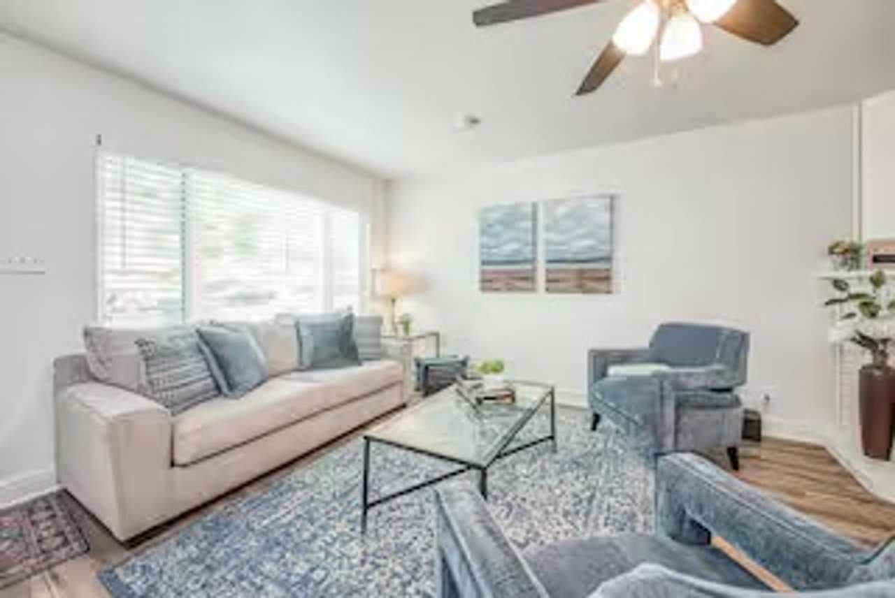 Charming 3-Bed, 2-Bath Home in Desirable Fresno Neighborhood – Flexible Lease  Furnishing Options!