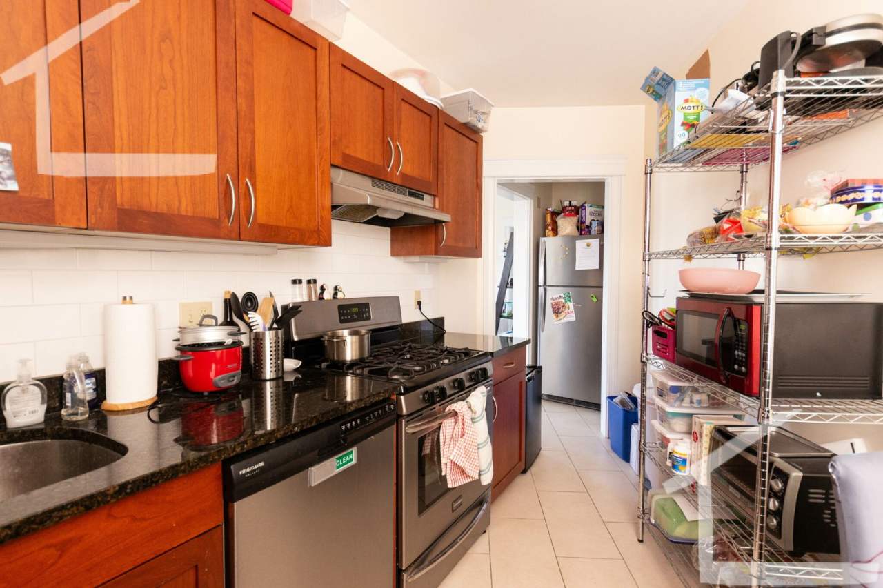 Beautifully renovated 3 bedroom unit in Allston!