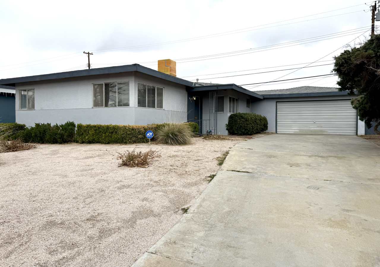 1021 E Ave J 9