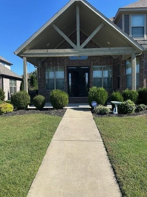 2202  NE Steinbeck  DR