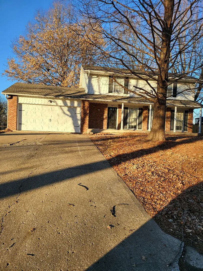 Spacious 4 Bed, 2.5 Bath Home with Fireplace  Garage in Independence, MO