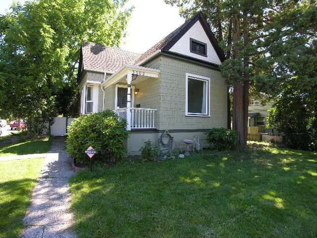 Beautiful 2 Bed 1 Bath plus Bonus Room- Craftsman Home