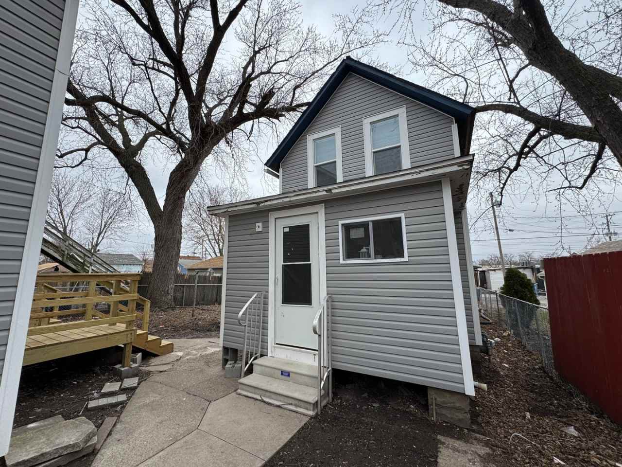 Newly Remodeled 2-Bedroom Home in Moline – Fresh and Move-In Ready!