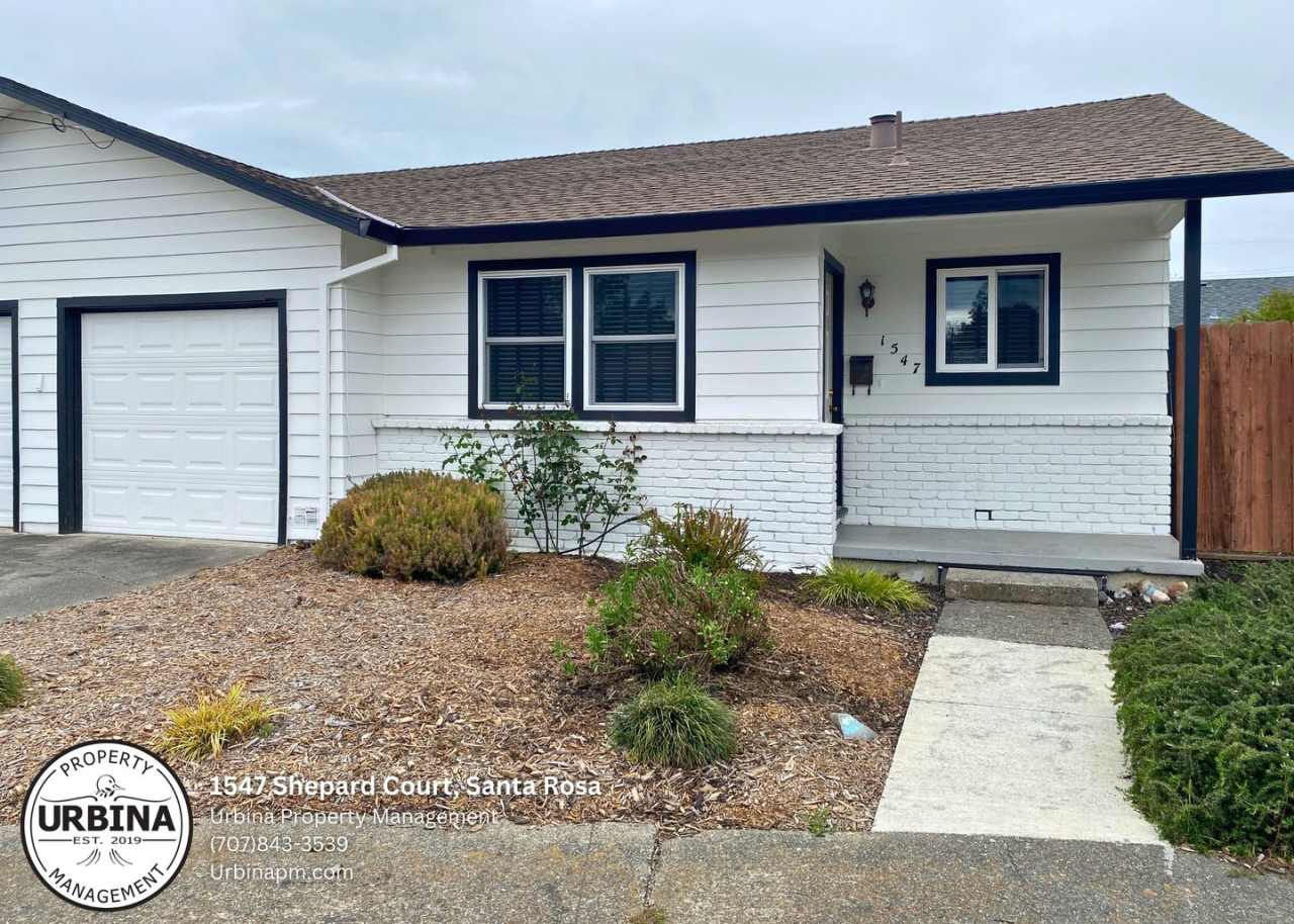 Great Single Level Duplex in Santa Rosa!