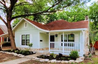 1050 West Coll Street