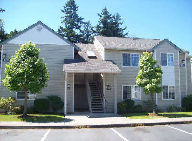 2 Bedroom 1 Bath Condo in Cordata Area!