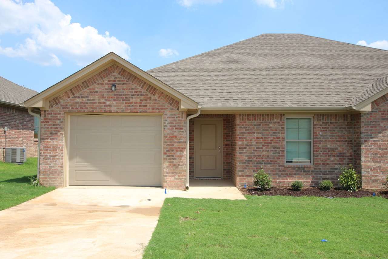 2 Bedroom 2 Bath Townhome in South Tyler!