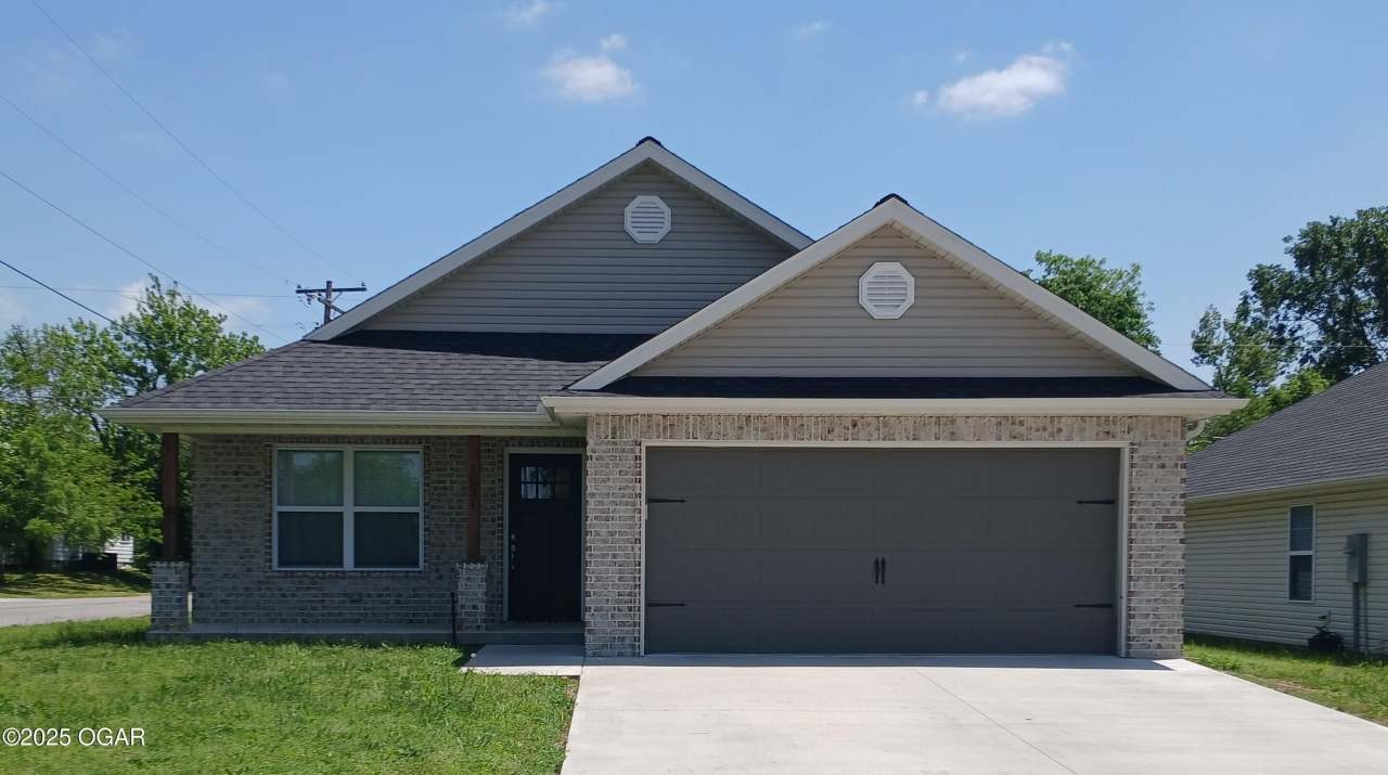 1931 N St Louis Avenue