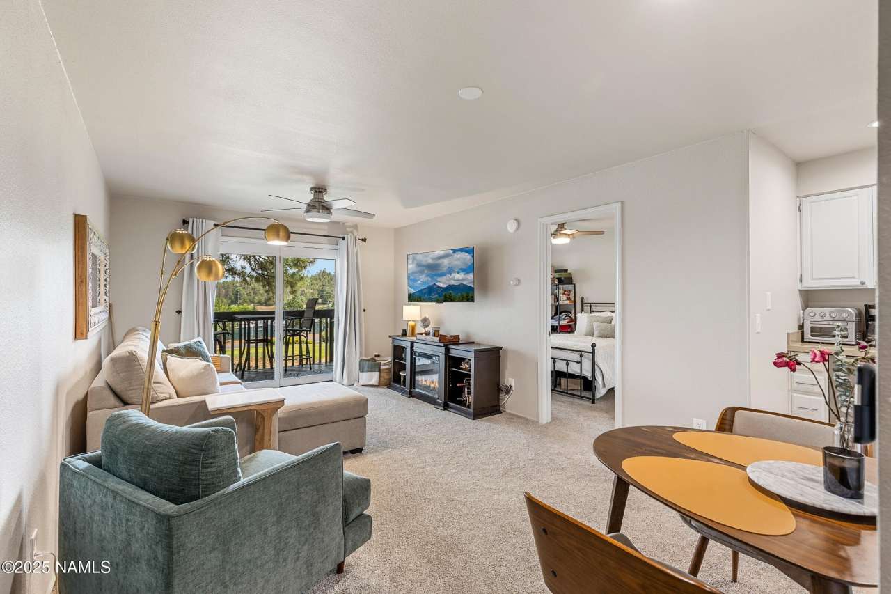 2665 N Valley View Road SE unit: 10127