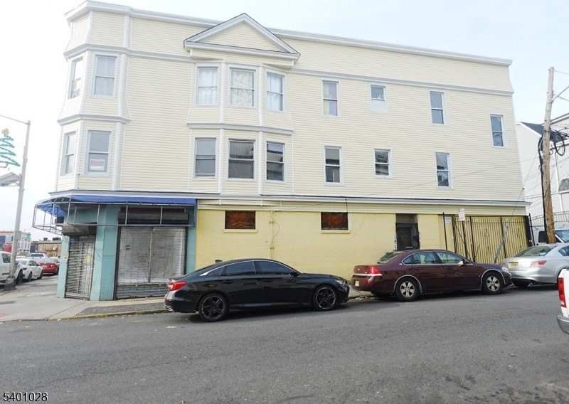 1360 Springfield Ave