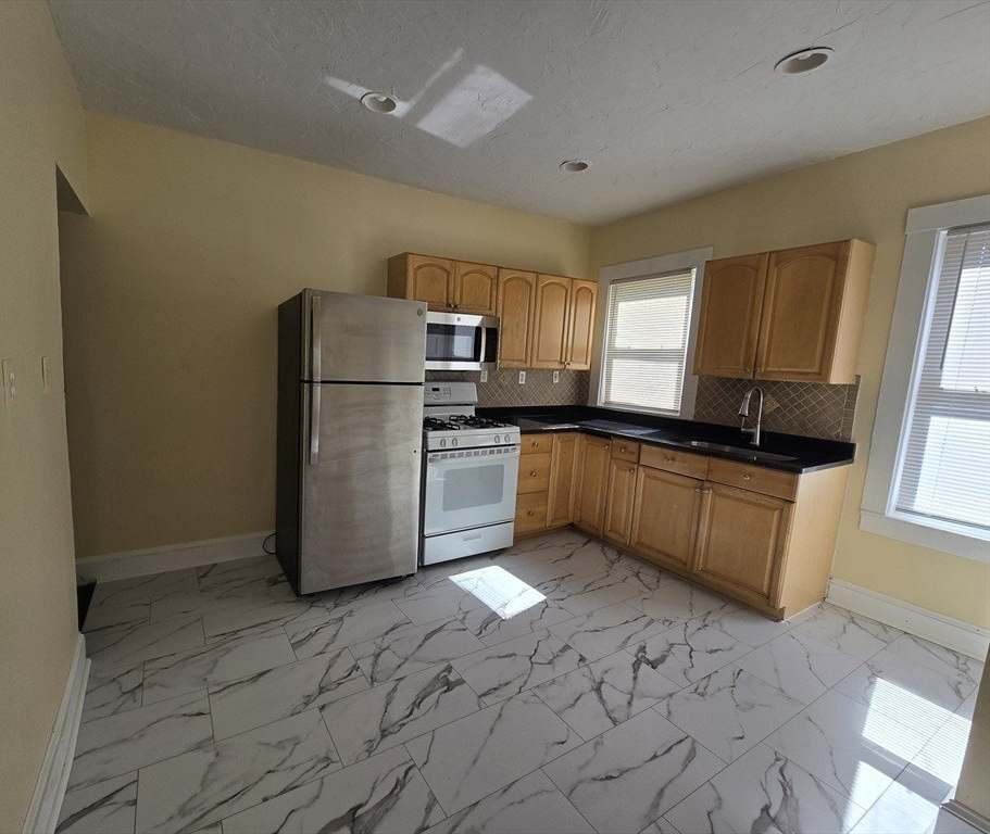 349 Hollis St unit: 3