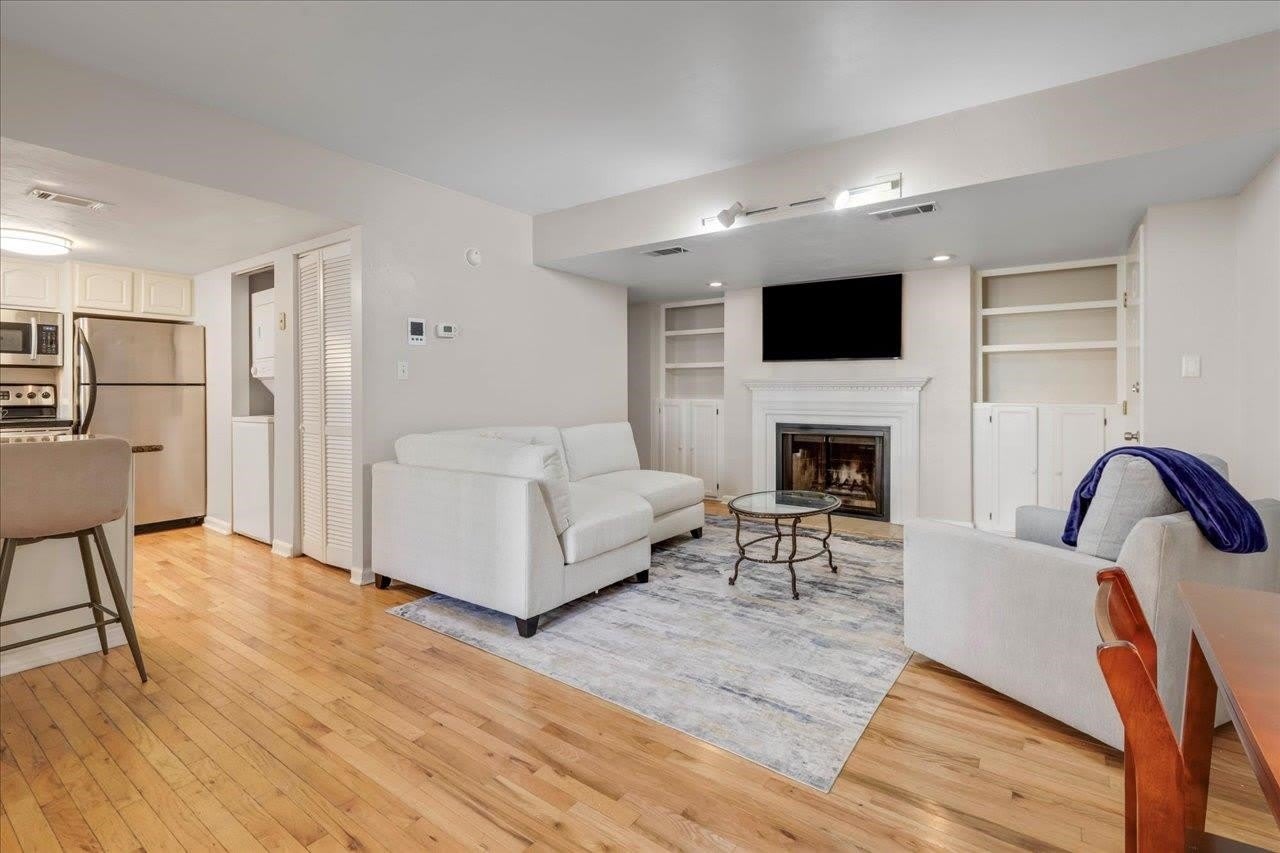 517 E Jefferson Street unit: 45