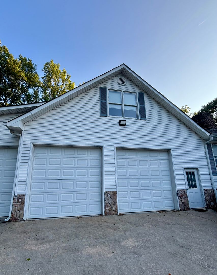 180 Eastin Road: 1BD, 1BA Studio Apartment with Separate Entrance and Pool Access for rent in fabulous Fayetteville! Available NOW!