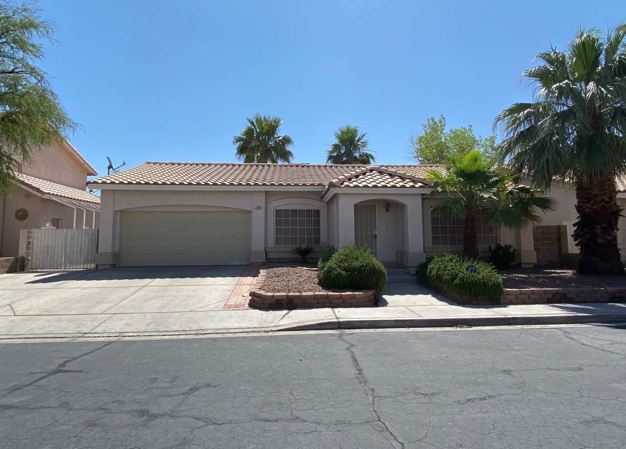 3 bed/2 bath home located in Henderson