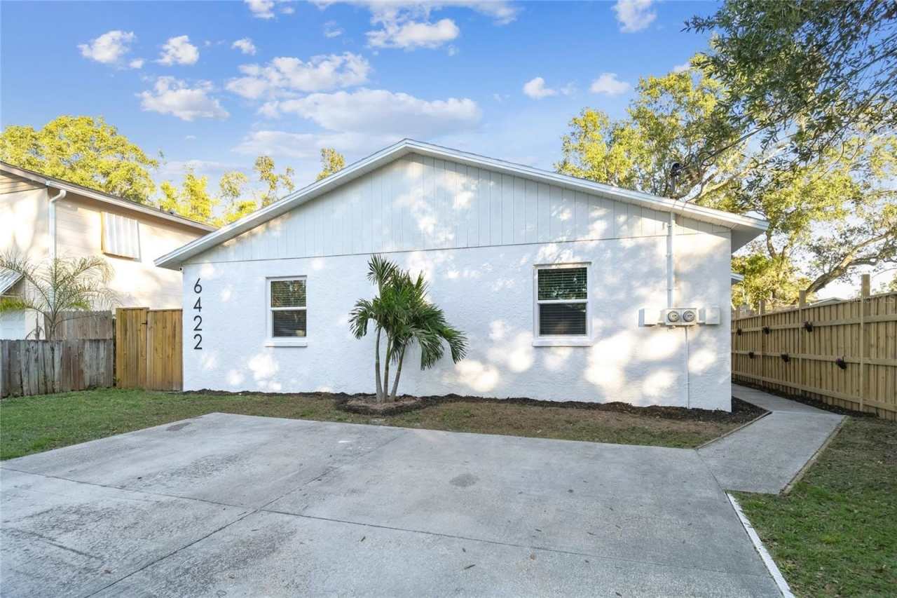 6422 S ADELIA AVENUE