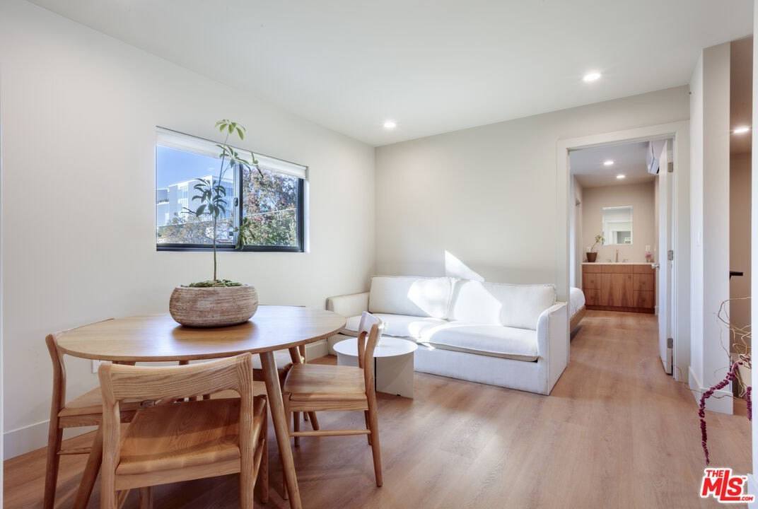 859 N Mansfield Ave unit: 6902