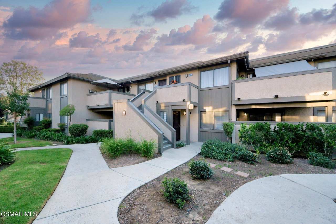 150 E Los Angeles Avenue unit: 403